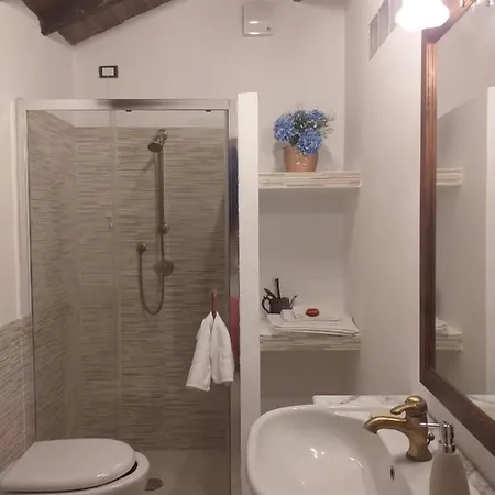 A Due Passi Dal Castello 3* 비냐넬로