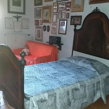 A Due Passi Dal Castello Bed & Breakfast