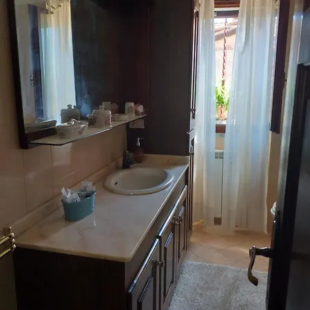 A Due Passi Dal Castello