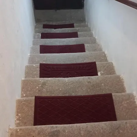 فندق مبيت وإفطار A Due Passi Dal Castello 3*