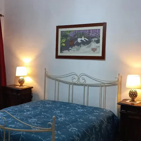 B&B A Due Passi Dal Castello 비냐넬로