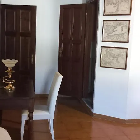 B&B A Due Passi Dal Castello 비냐넬로