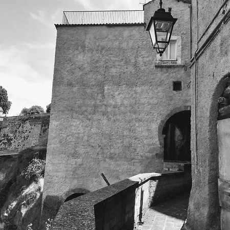 A Due Passi Dal Castello Bed & Breakfast Vignanello