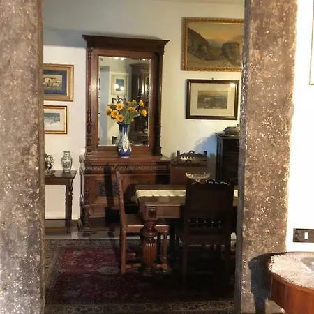 A Due Passi Dal Castello