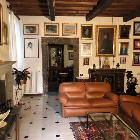 A Due Passi Dal Castello 3*