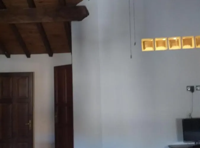 A Due Passi Dal Castello Bed and Breakfast 3*