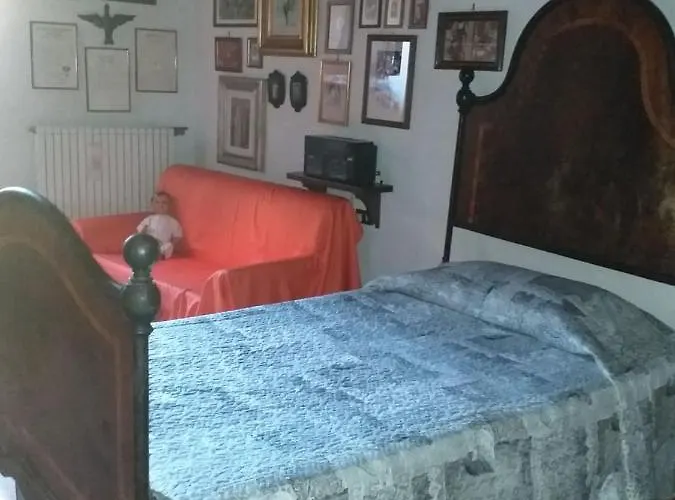 A Due Passi Dal Castello Bed and Breakfast