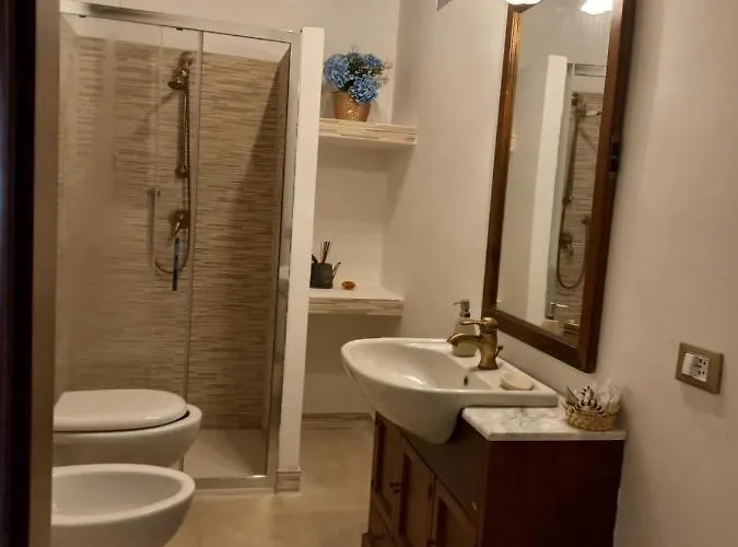 A Due Passi Dal Castello Bed and Breakfast 3*