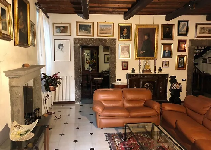 A Due Passi Dal Castello 3*